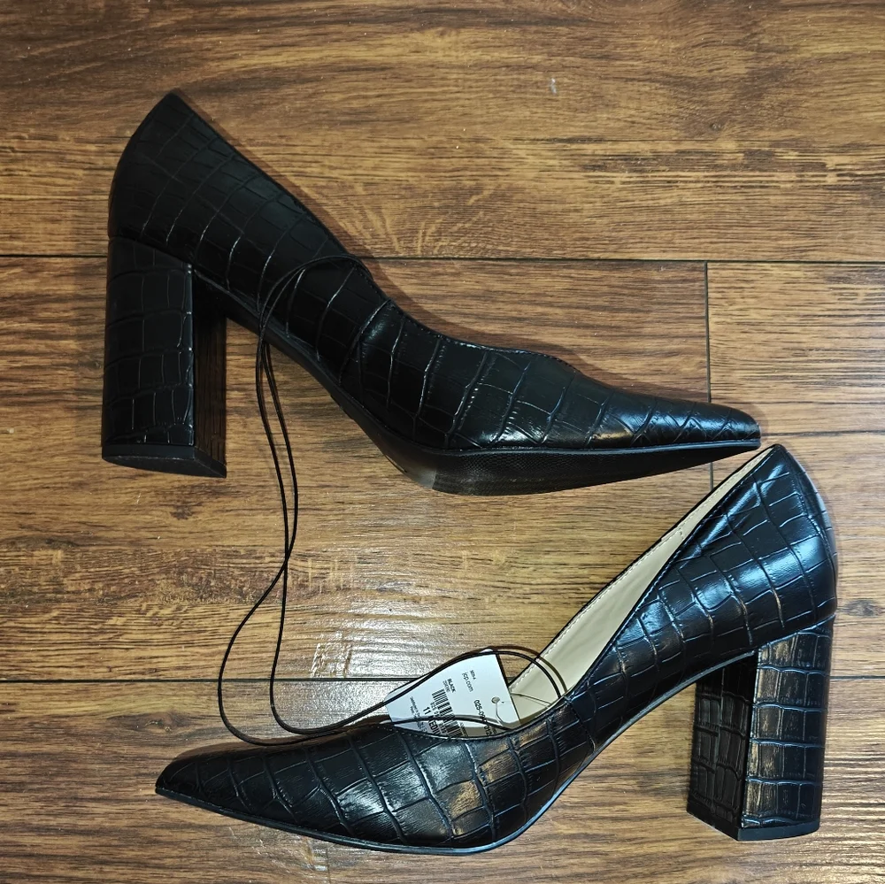 Liz Claiborne Black Pumps Women's 11 Office Heels Reptile Embossed‎ Faux Leather